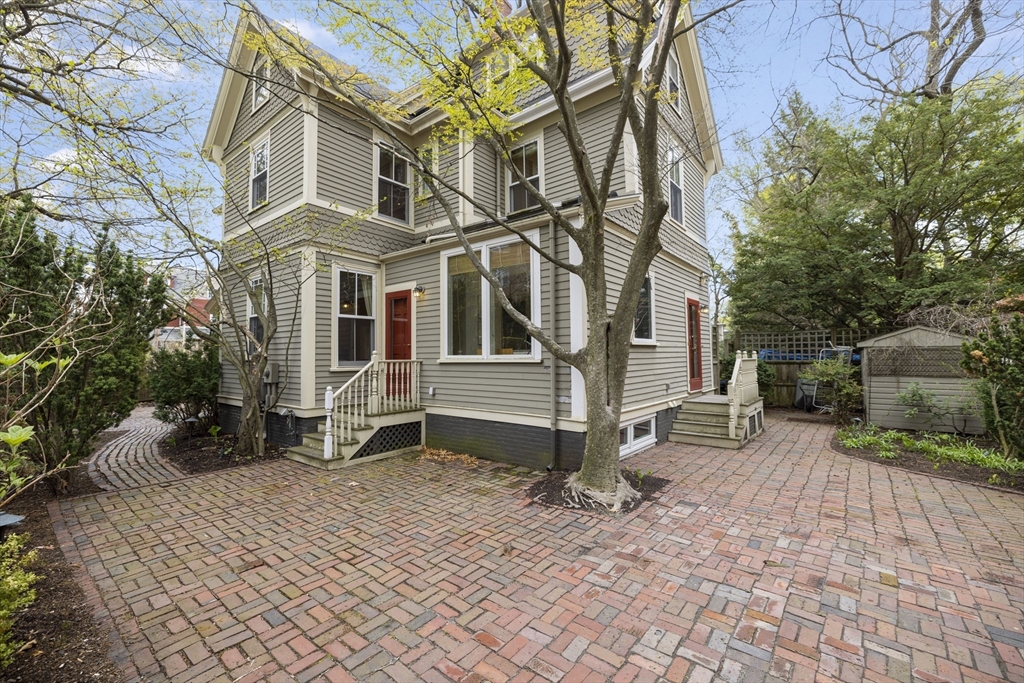 14 Linnaean St. - Neighborhood Nine