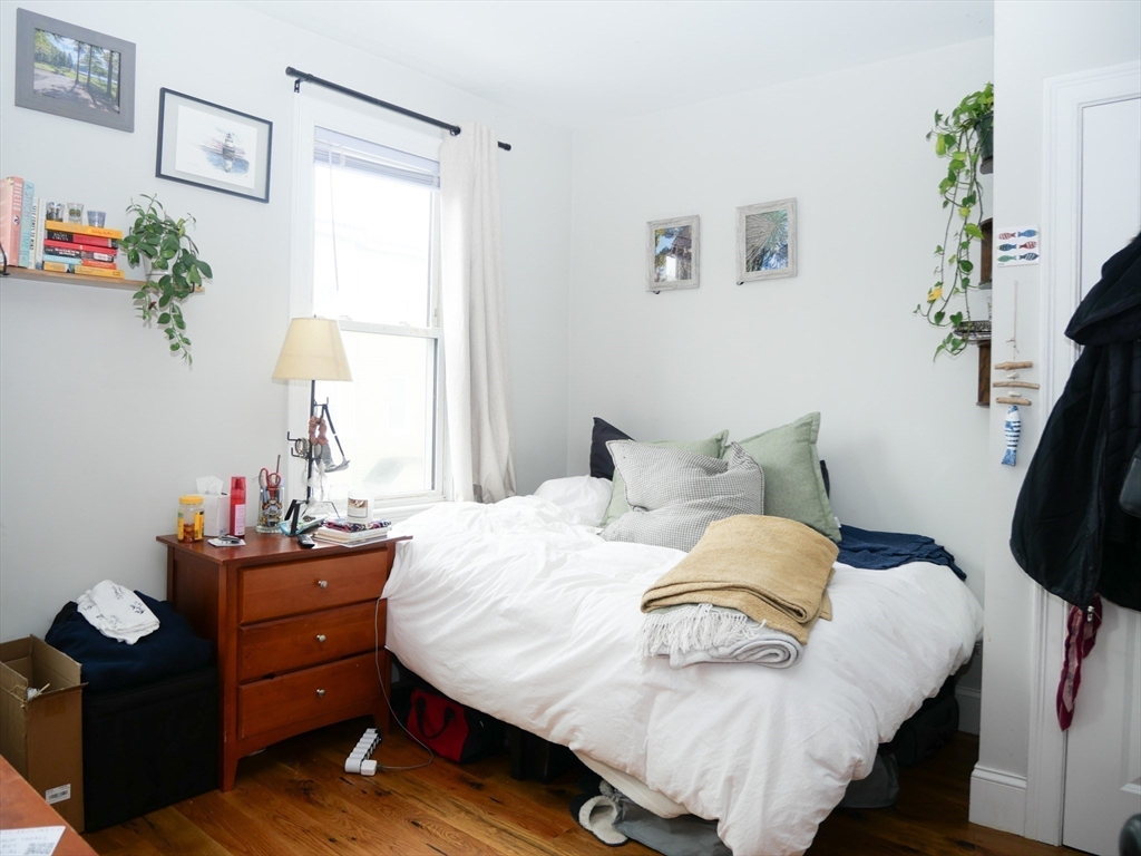 255 Paris - East Boston