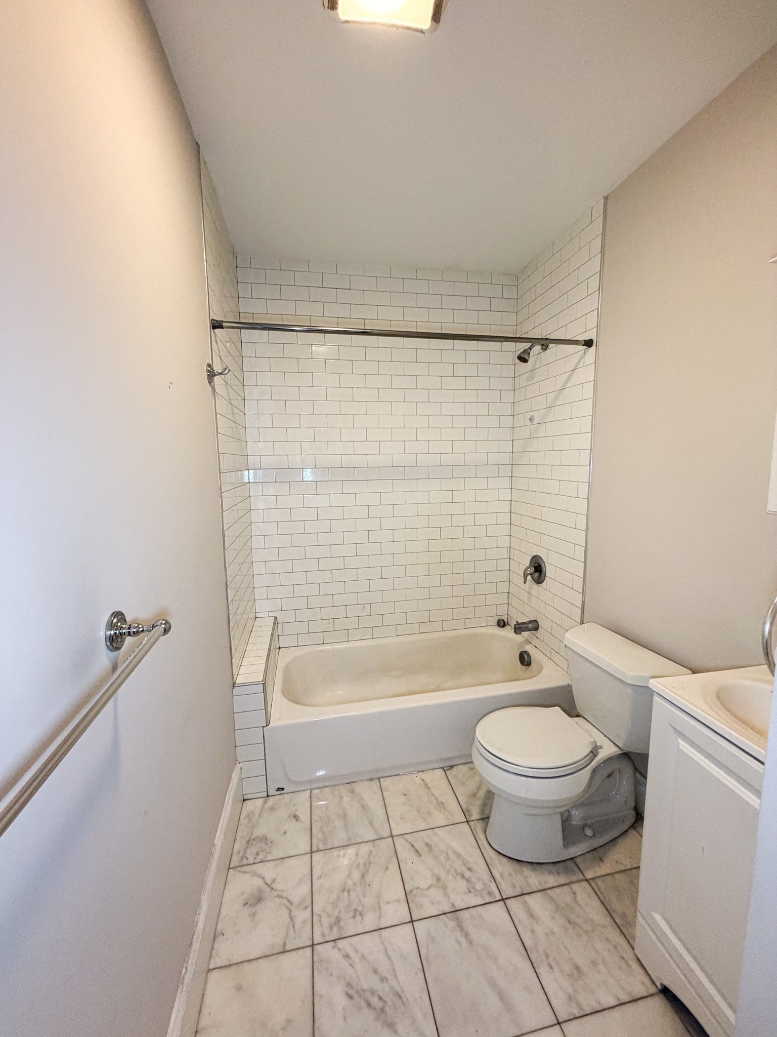 255 Paris - East Boston