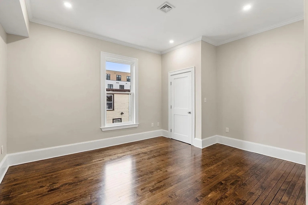 10 King St. - Dorchester