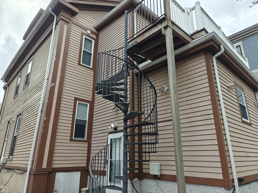 102 Mount Pleasant Ave. - Roxbury