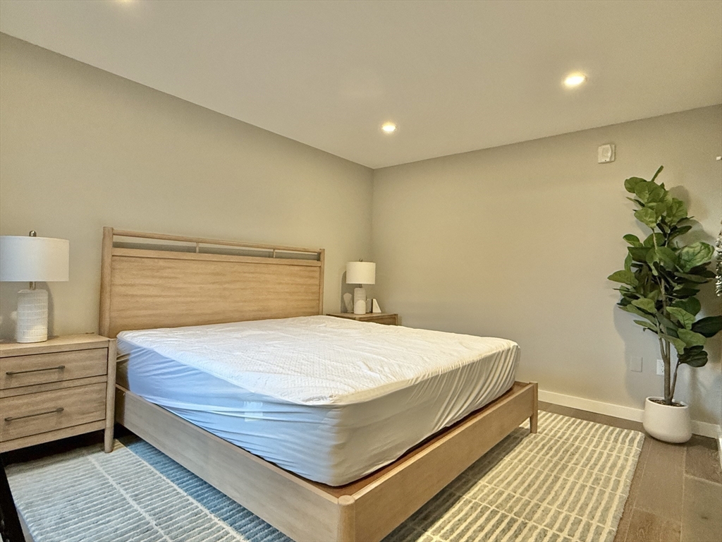244 Hanover - North End