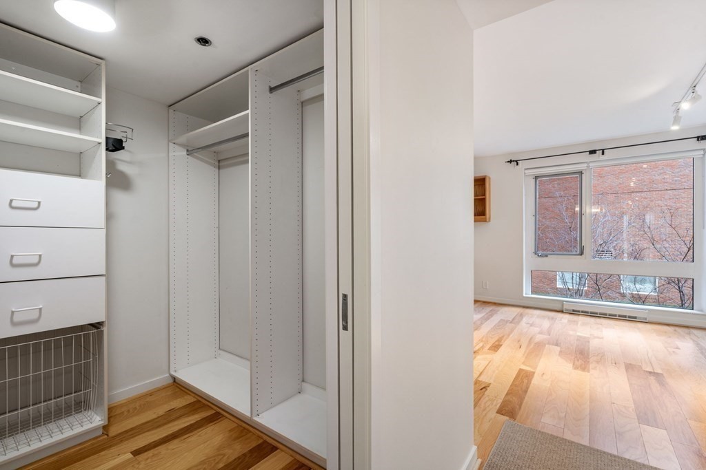 975 Memorial Dr. - Harvard Square