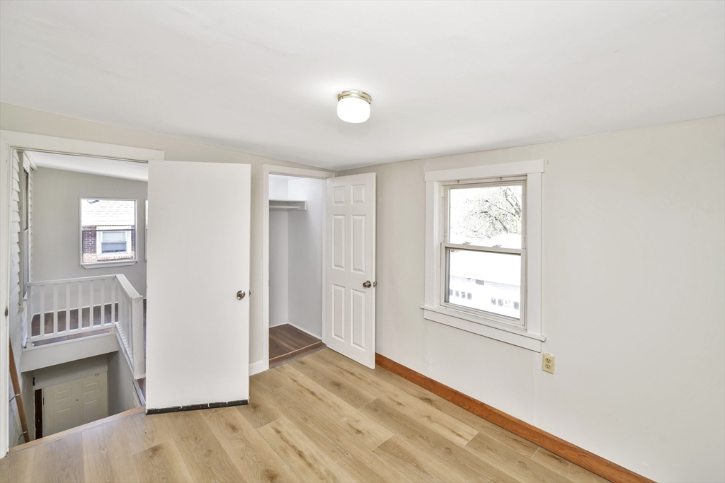 492 Metropolitan Ave. - Hyde Park
