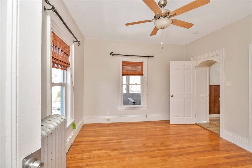 492 Metropolitan Ave. - Hyde Park
