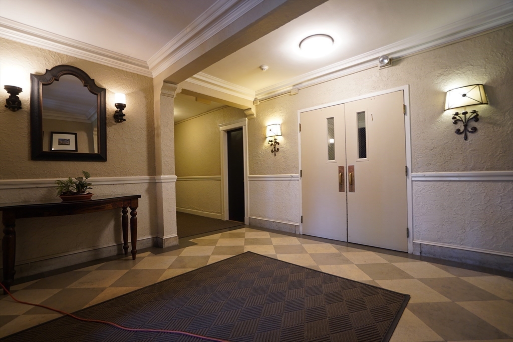 66 Queensberry St. - Fenway