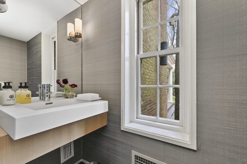 17 Farrar St. - Harvard Square
