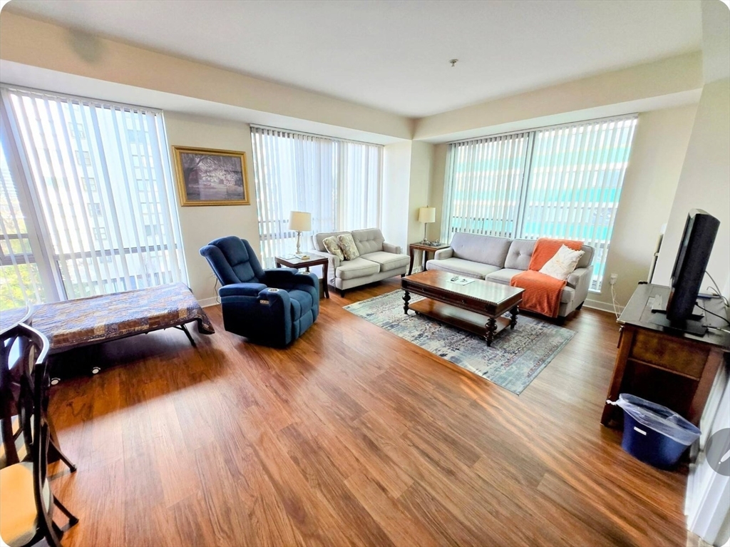 175 Blossom St. - West End