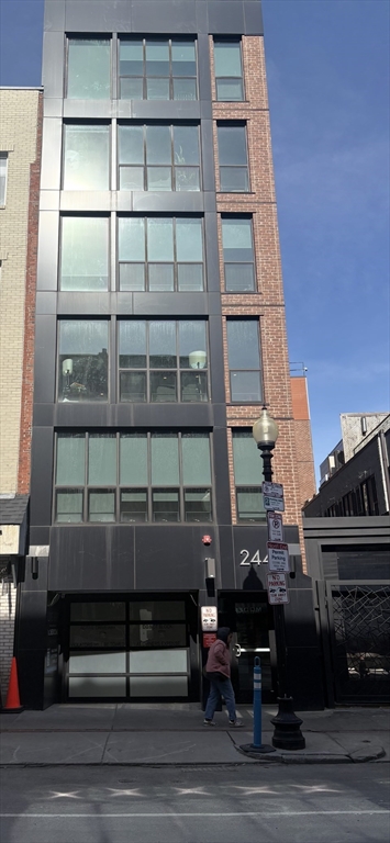 244 Hanover - North End