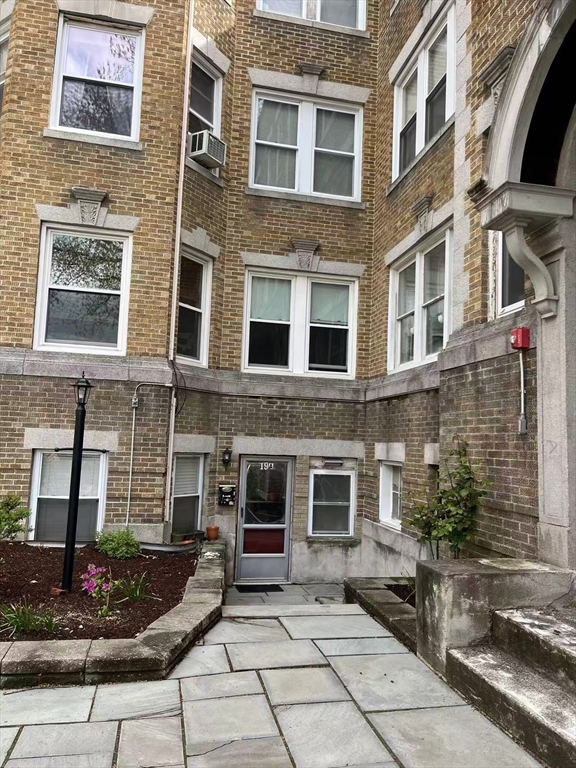 19 Westbourne Ter. - Coolidge Corner