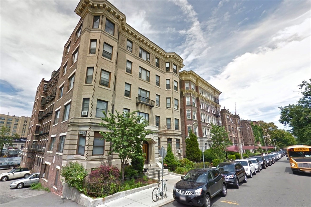 137 Peterborough - Fenway