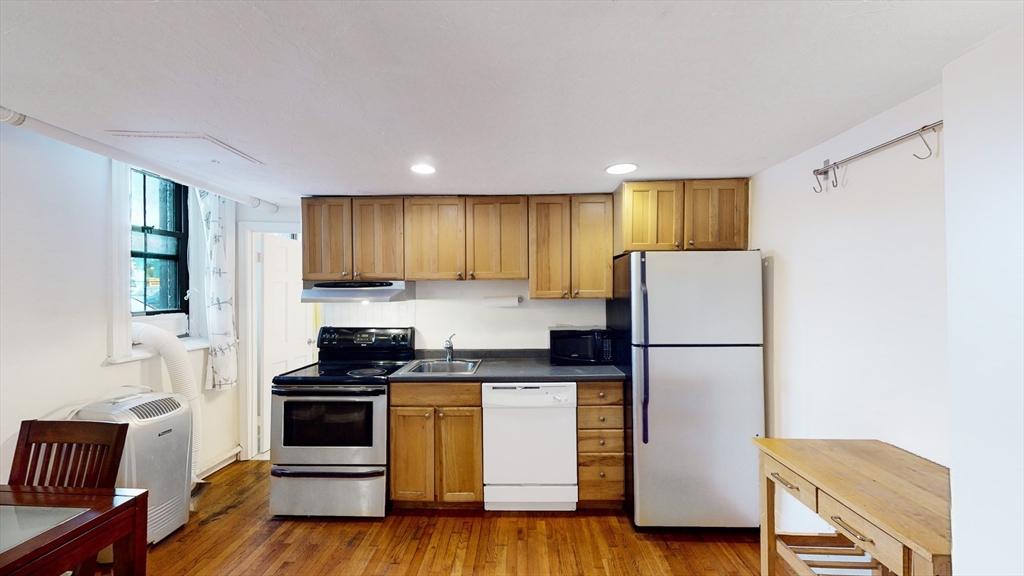 137 Peterborough - Fenway