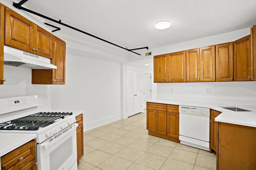 2 Walnut - Dorchester