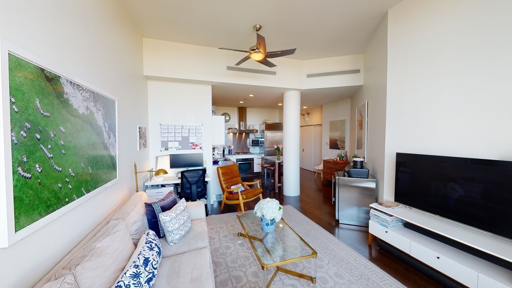360 Newbury St. - Back Bay
