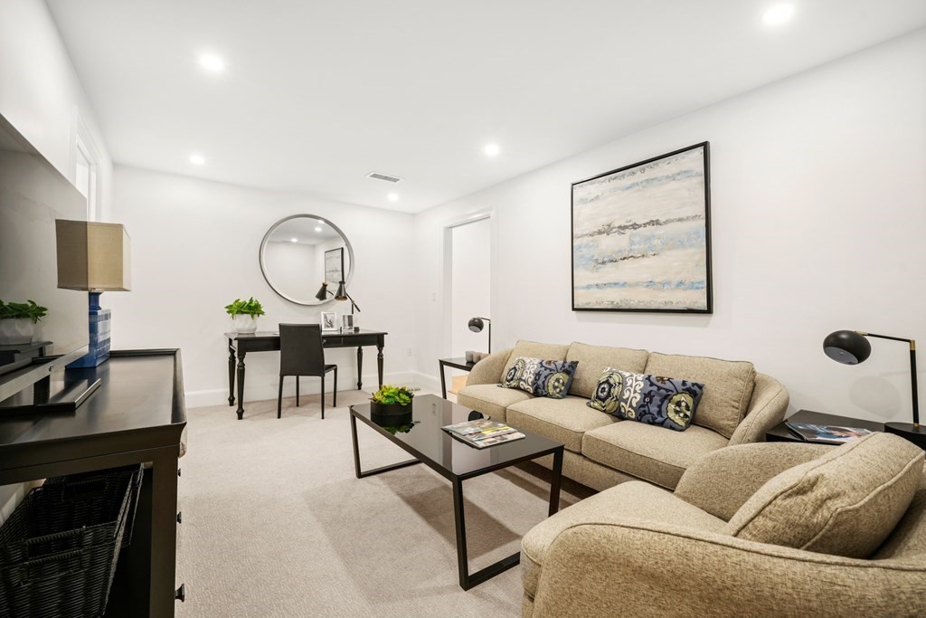 130 Mount Auburn St. - Harvard Square