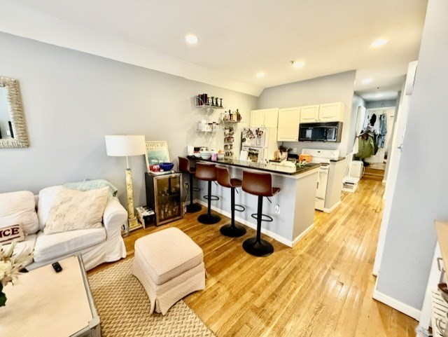 17 Thacher - North End