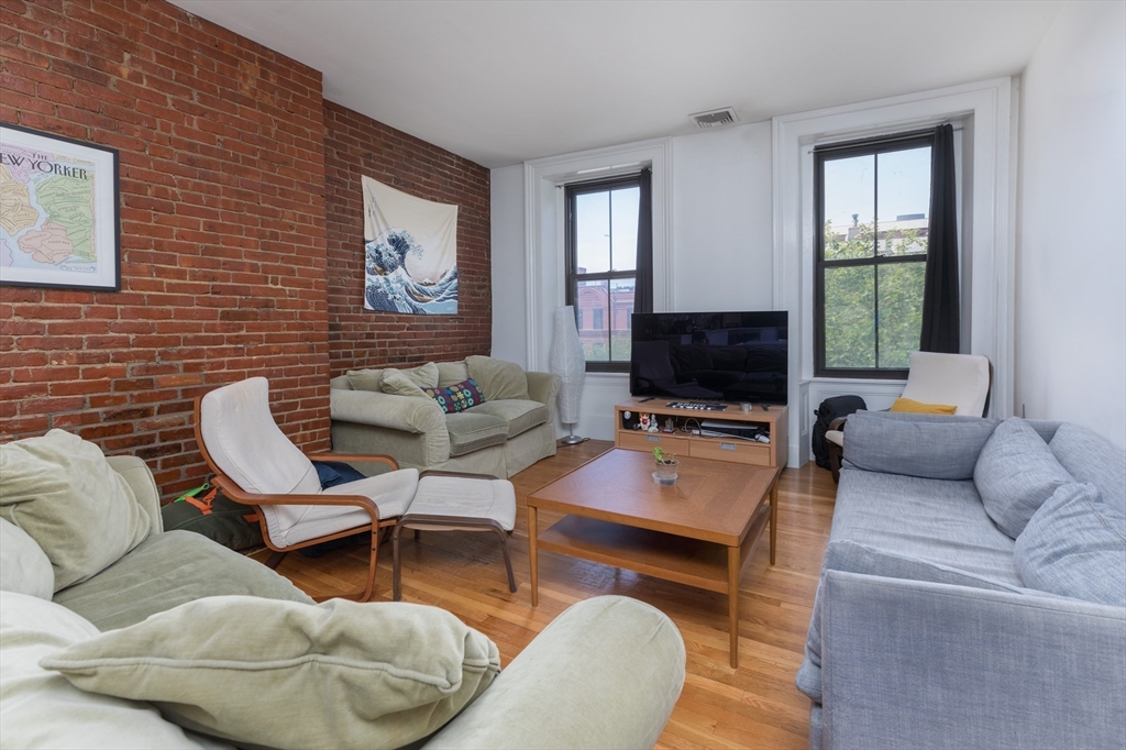 1662 Washington - South End