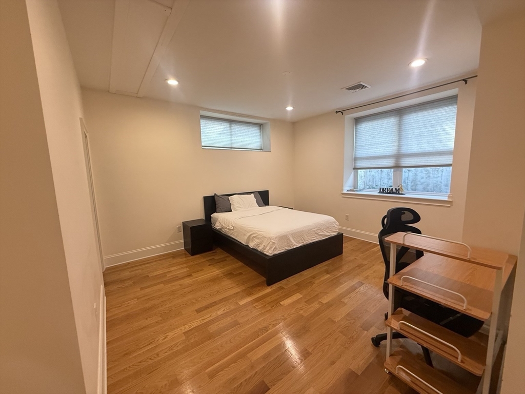 40 Naples - Coolidge Corner