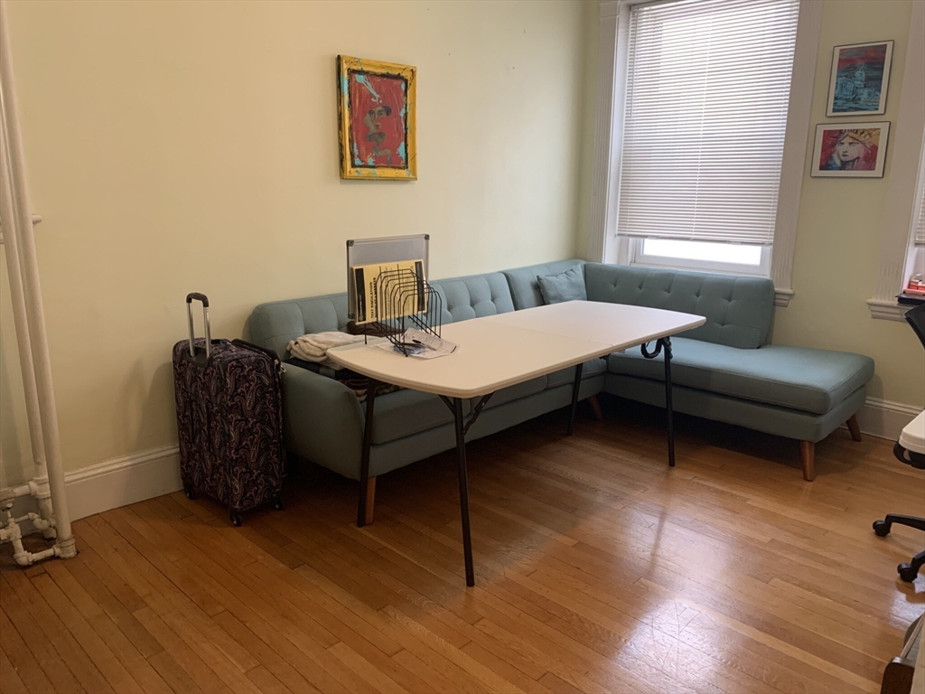 8 Garrsion - Back Bay