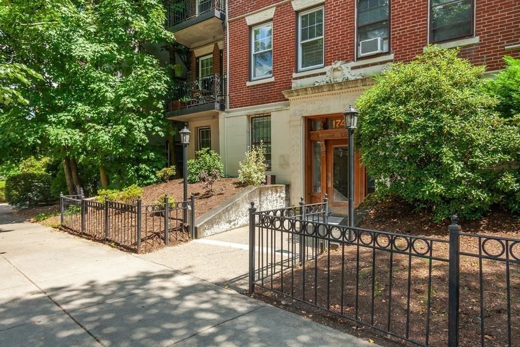 1746 Commonwealth Ave. - Brighton