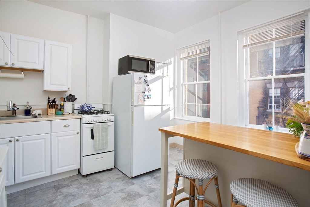 24 Anderston St. - Beacon Hill