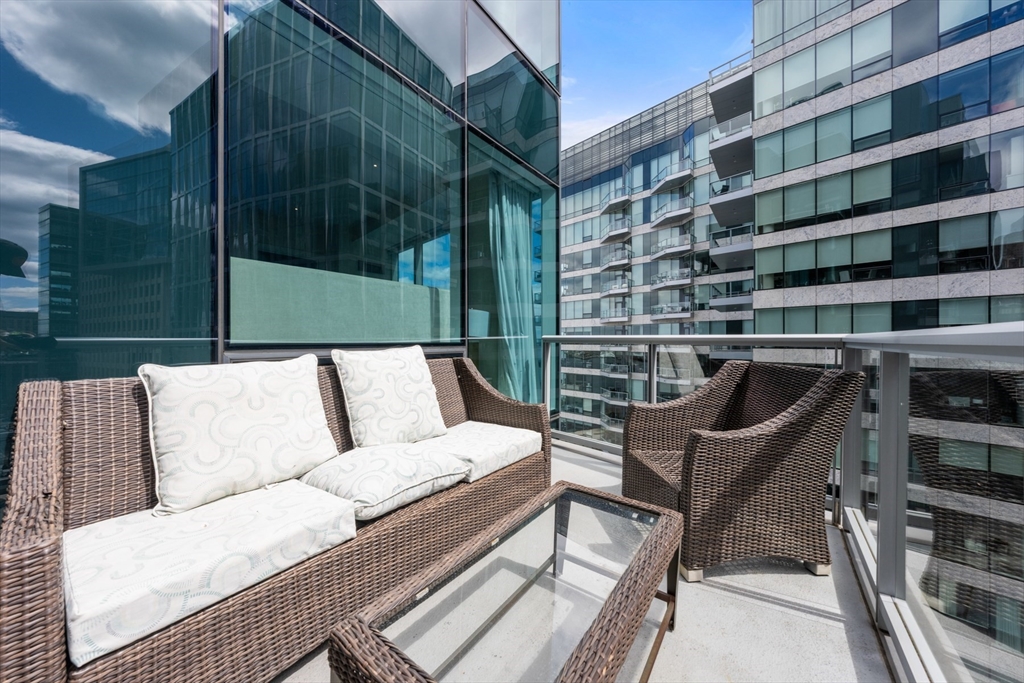 22 Liberty Dr. - Seaport District