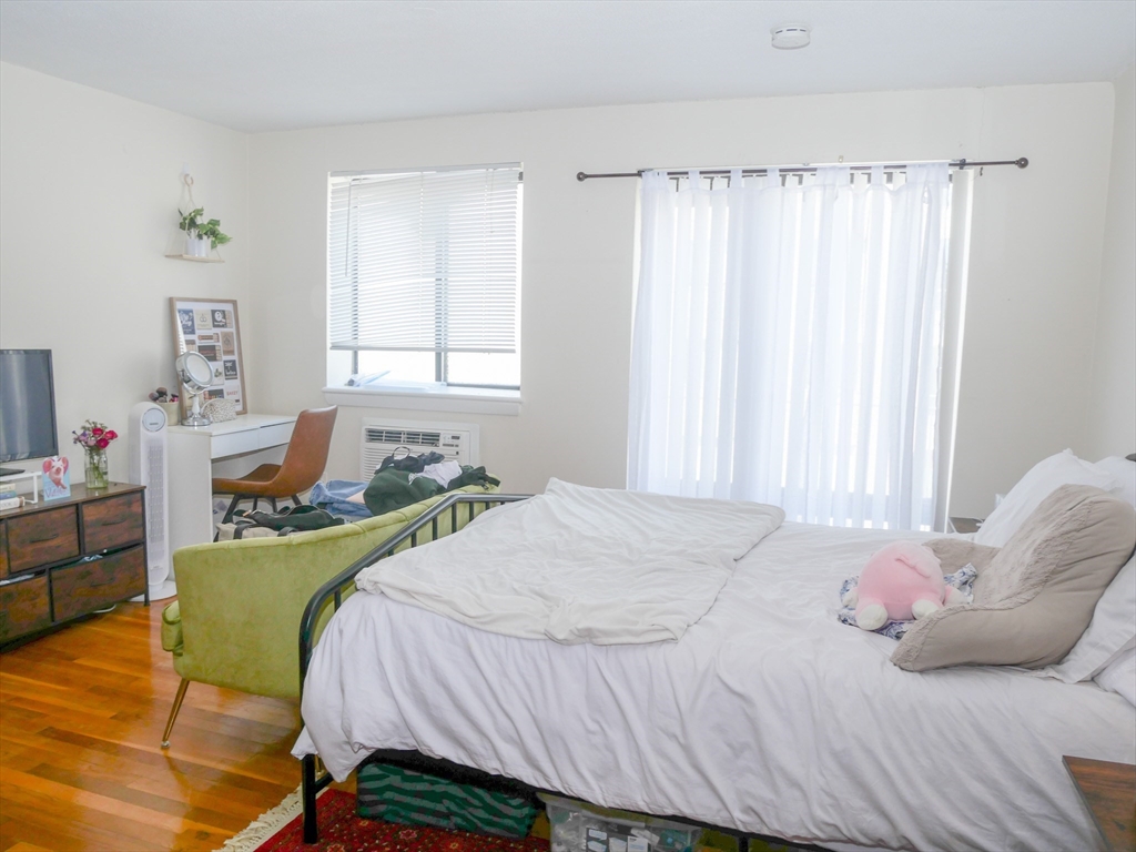 1039 Commonwealth Ave. - Allston