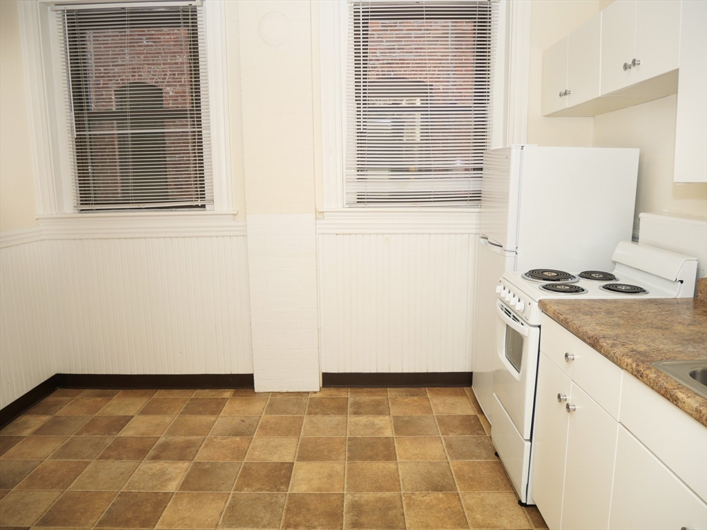 1382 Beacon - Coolidge Corner