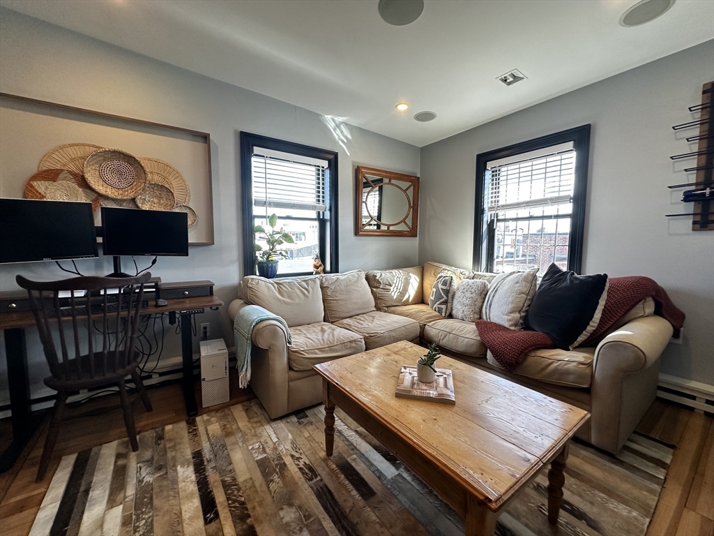 10 Pompeii St. - Roxbury