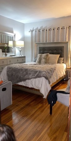654 Metropolitan Ave. - Hyde Park