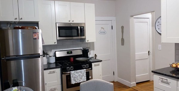 654 Metropolitan Ave. - Hyde Park