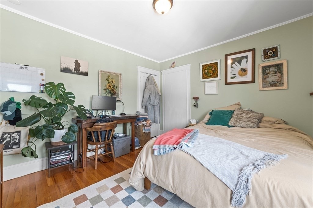 36 Dickinson Rd. - Brighton