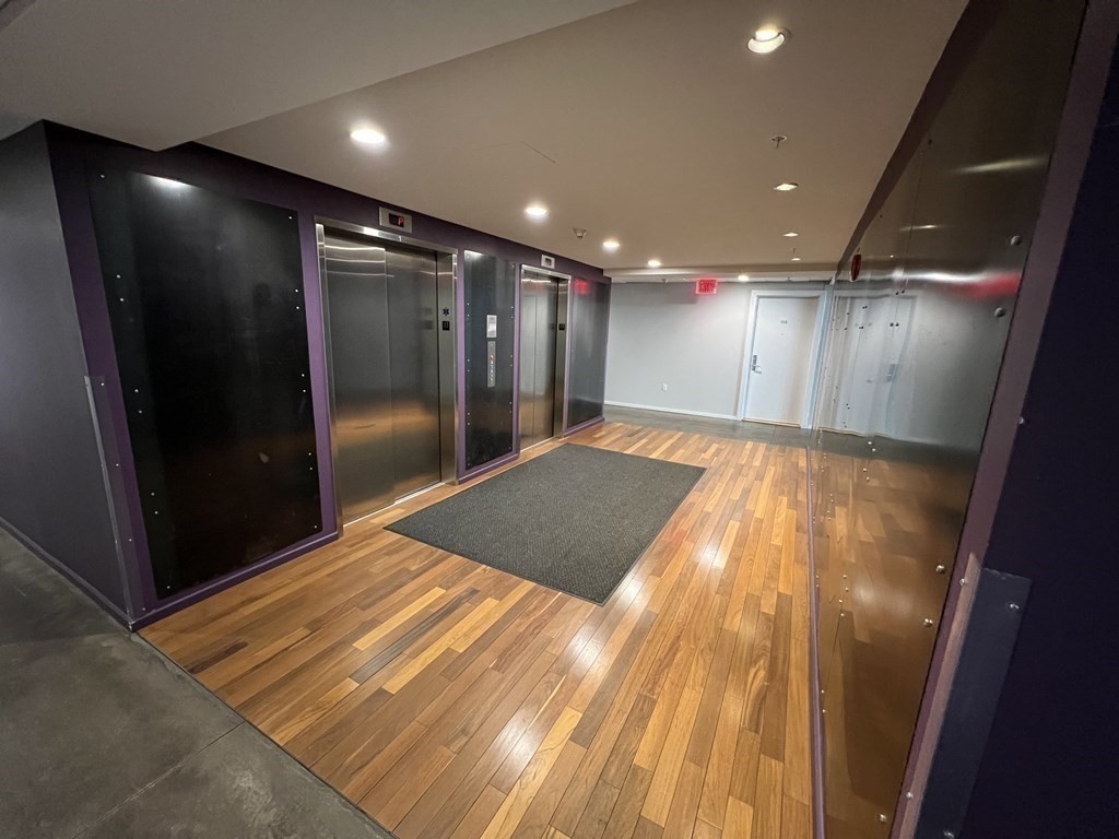 1 Earhart - East Cambridge