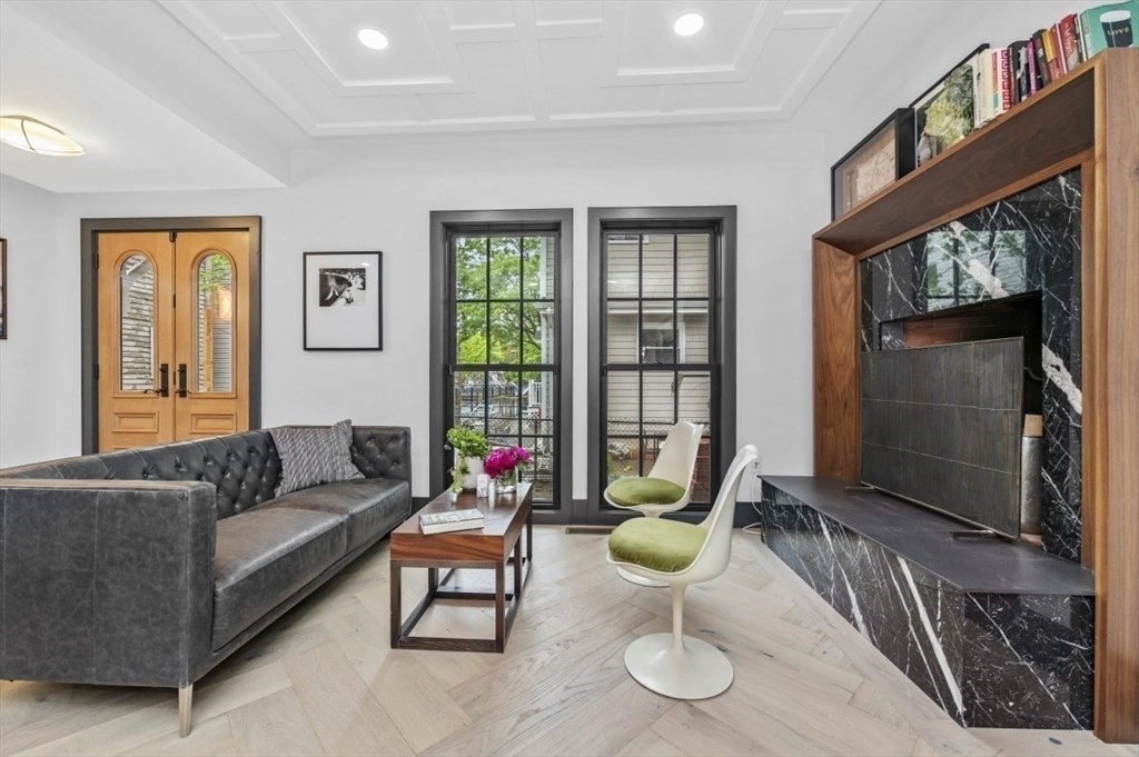 208 Windsor St. - Riverside