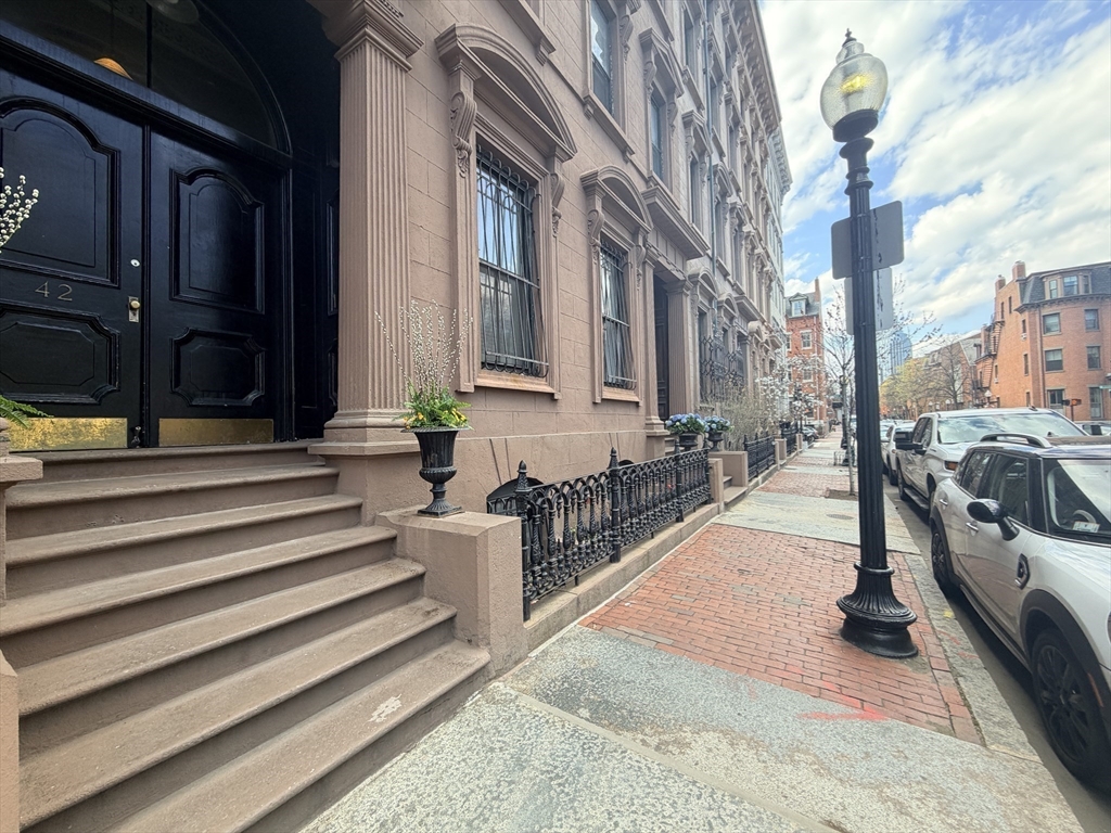 42 West Newton - South End