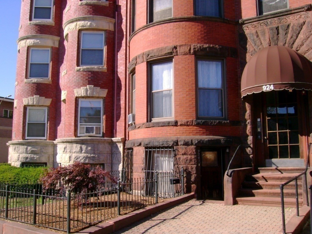 924 Beacon St. - Fenway