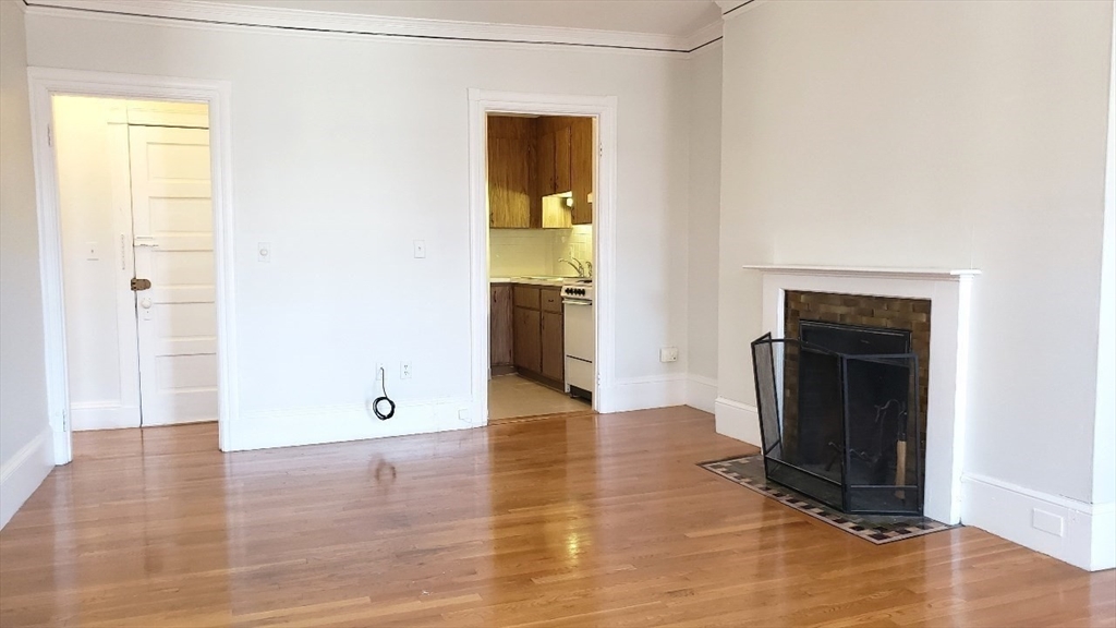 924 Beacon St. - Fenway