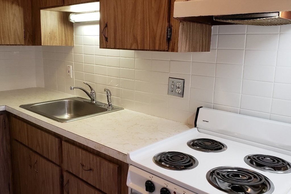 924 Beacon St. - Fenway