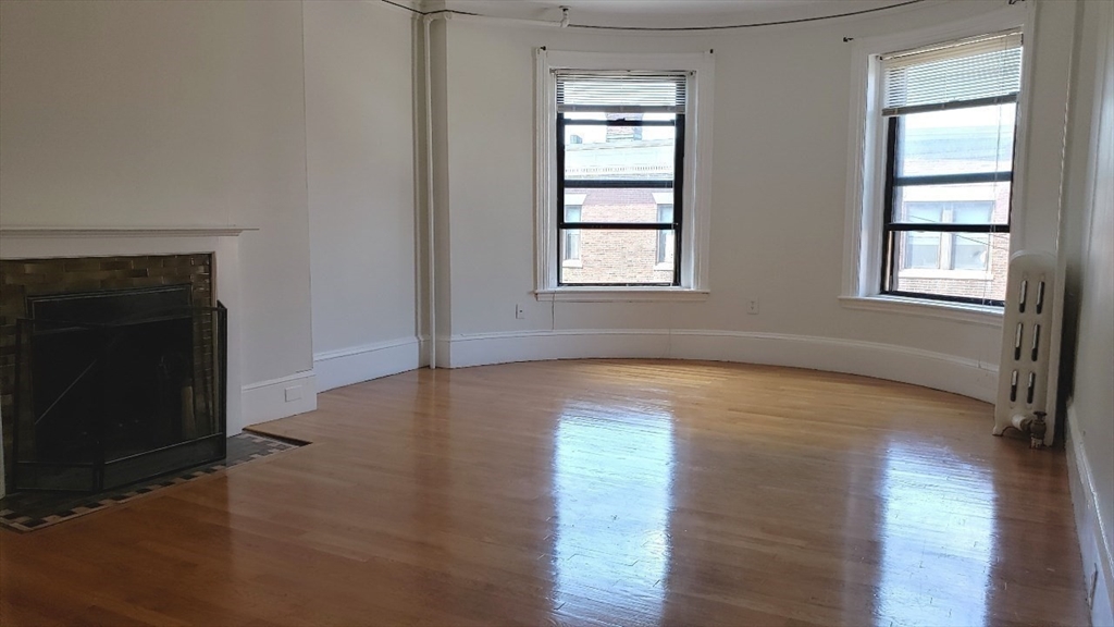 924 Beacon St. - Fenway