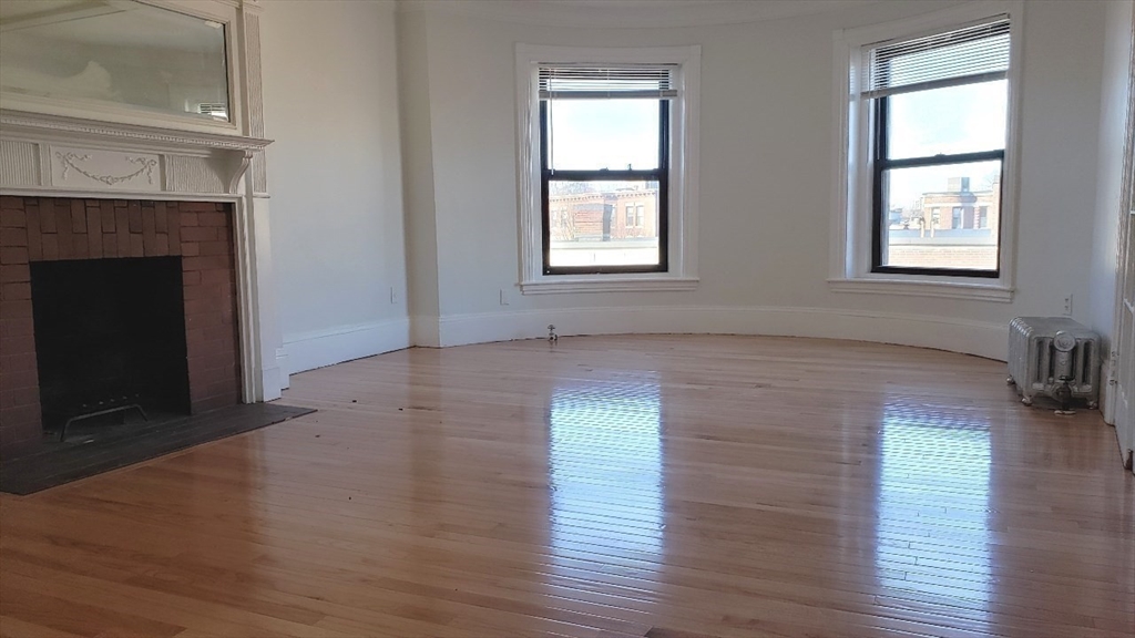924 Beacon St. - Fenway