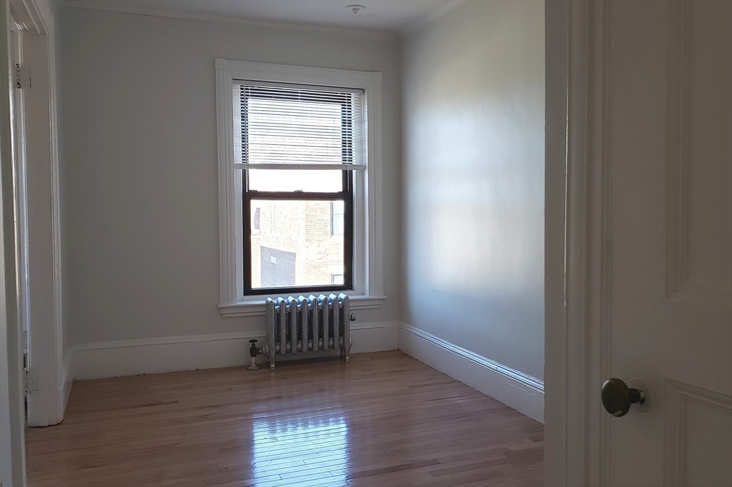 924 Beacon St. - Fenway