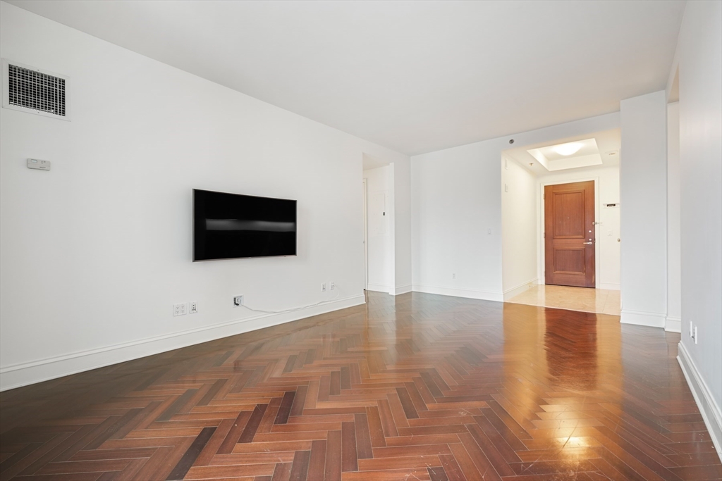 1 Charles St. S - Back Bay