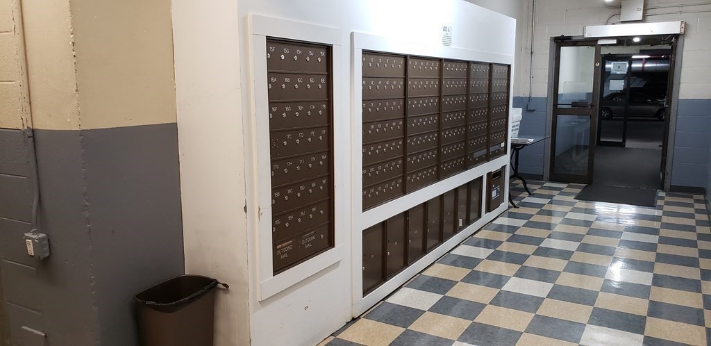 6 Whittier Pl. - West End