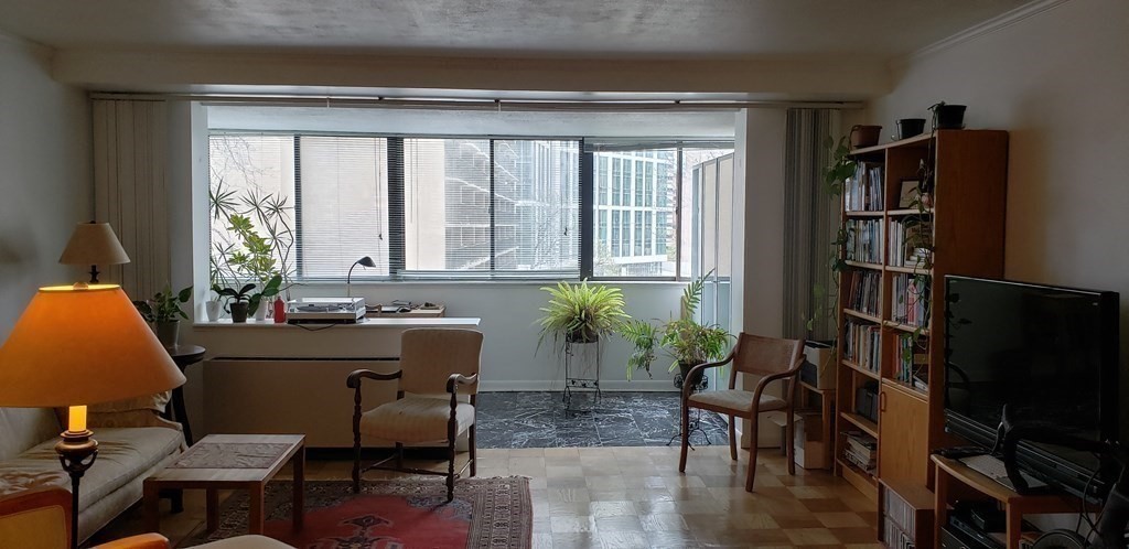 6 Whittier Pl. - West End