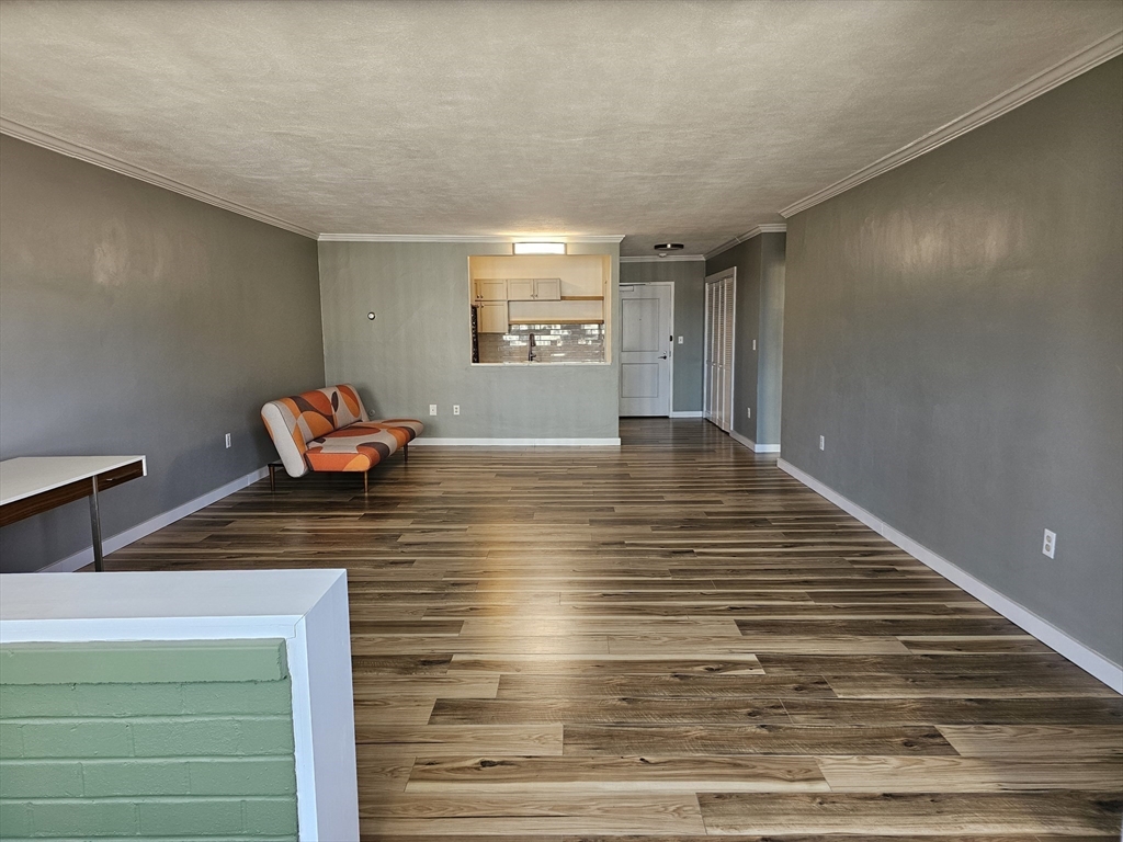6 Whittier Pl. - West End