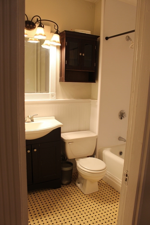 8 Garrison - Back Bay