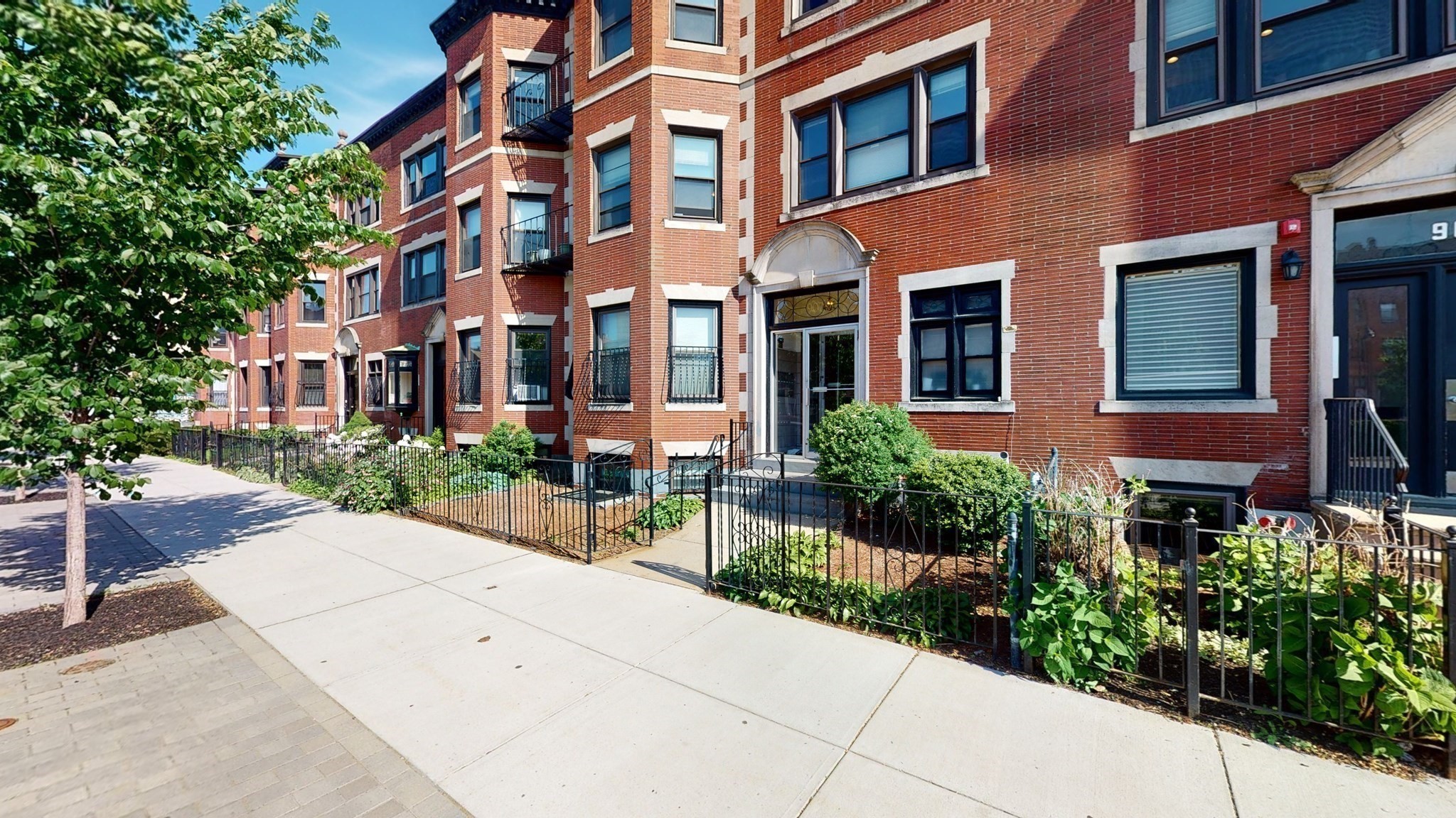 907 Beacon St. - Fenway