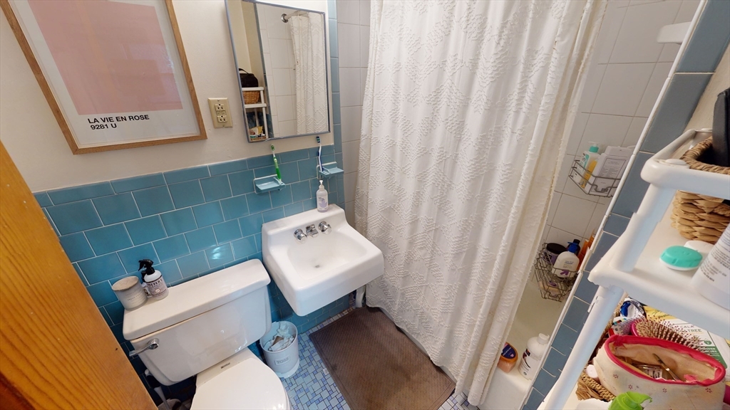 907 Beacon St. - Fenway