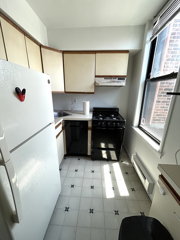 4 Commonwealth Ct. - Brighton