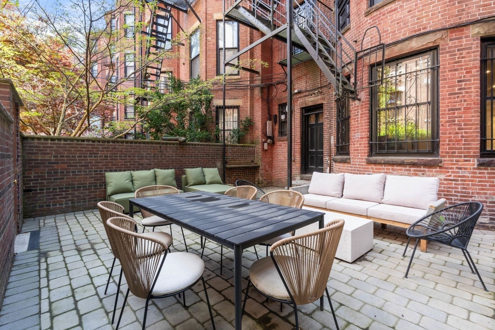 389 Commonwealth Ave. - Back Bay